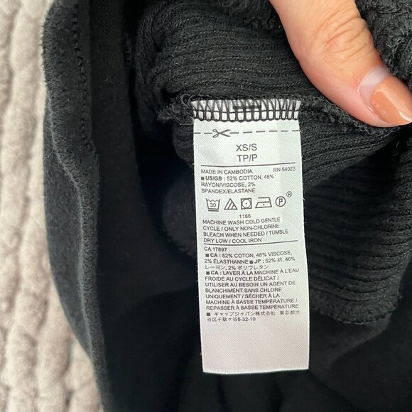 Banana Republic Factory Black Knit Poncho Size XS/S - Picture 15 of 15